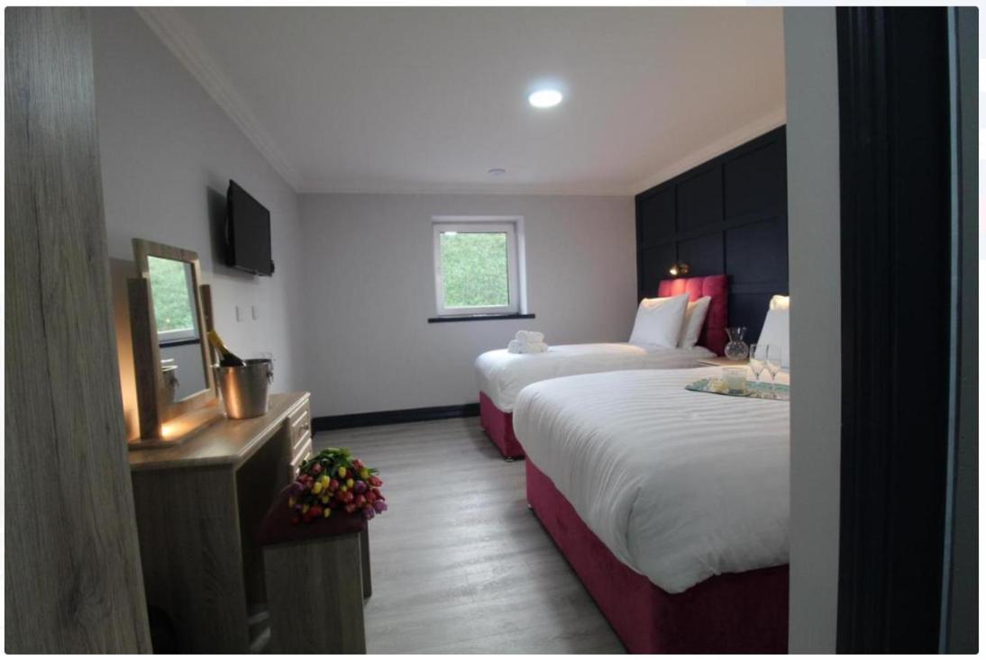 The Dutch Tulip Hotel Малоу Екстериор снимка