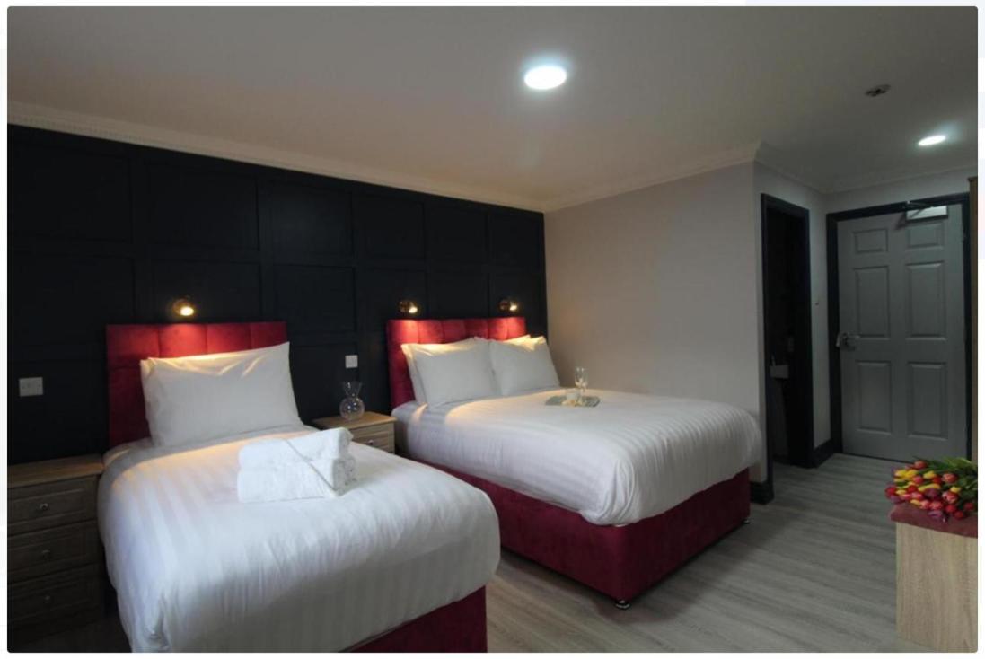 The Dutch Tulip Hotel Малоу Екстериор снимка