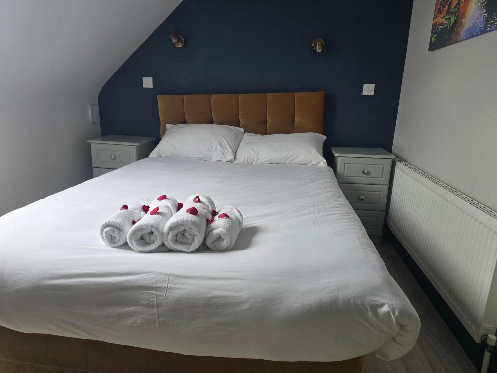 The Dutch Tulip Hotel Малоу Екстериор снимка